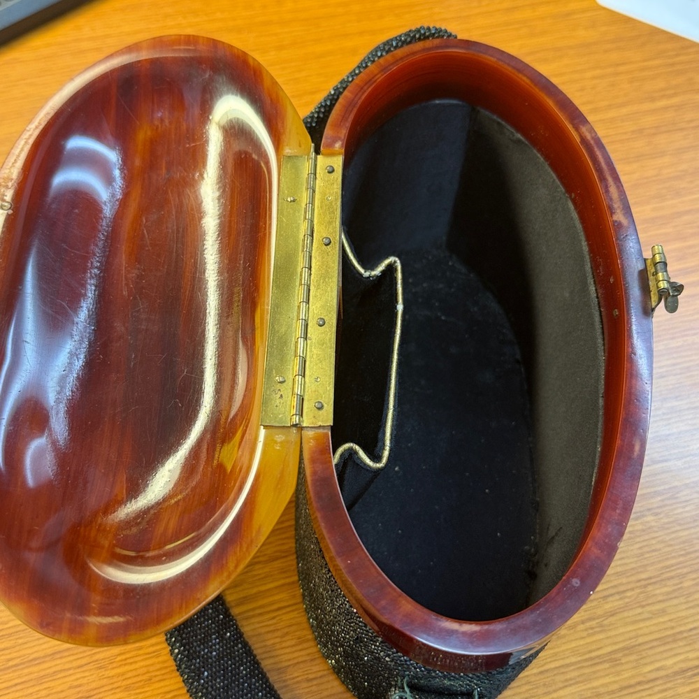 Vintage Bakelite box purse - Picture 14 of 15